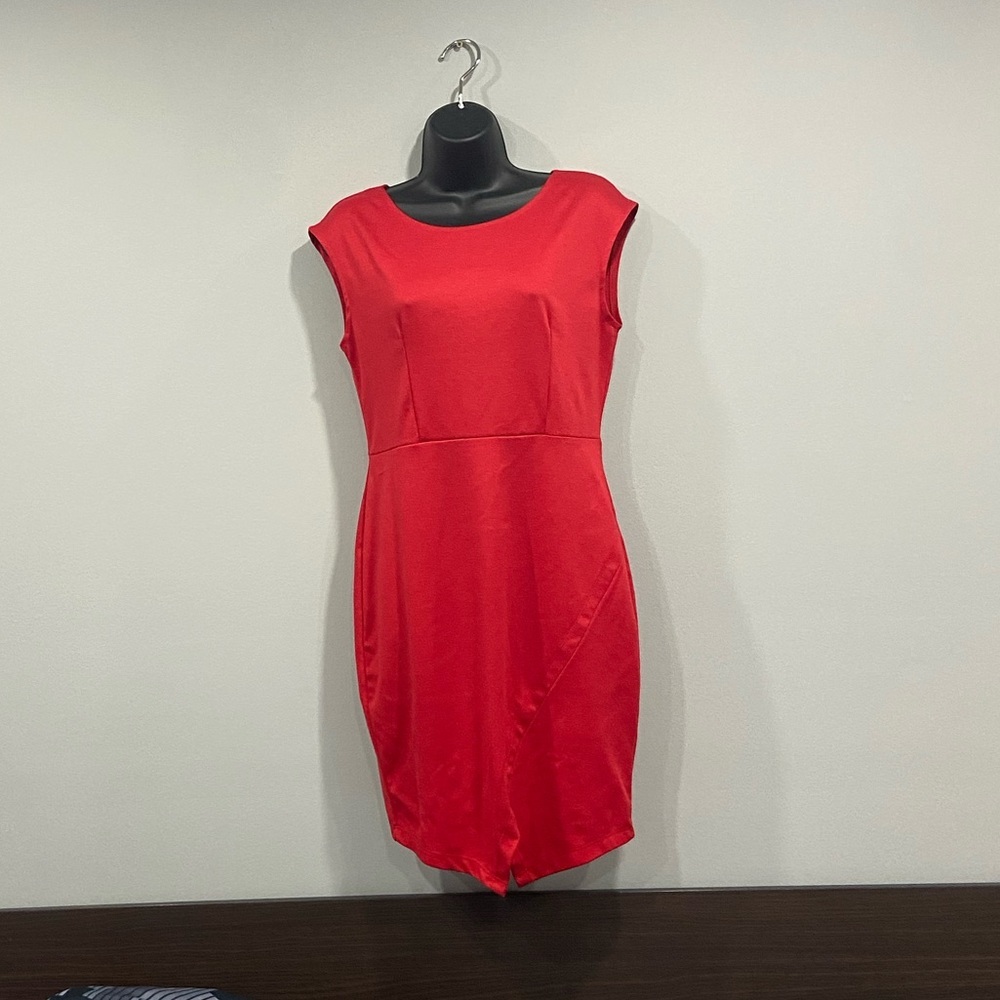 Red dress GUC